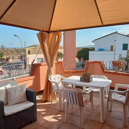 Casa Vacanza Le 2 Isole Suni ภายนอก รูปภาพ