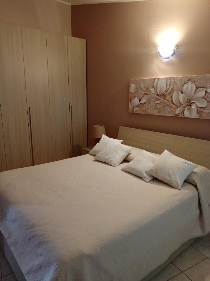 Casa Vacanza Le 2 Isole Suni ภายนอก รูปภาพ