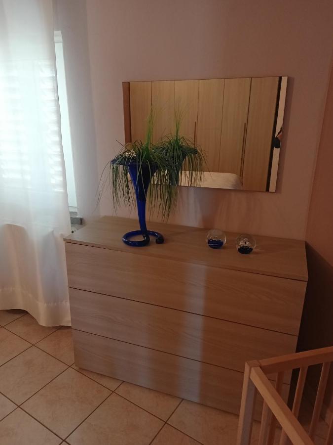 Casa Vacanza Le 2 Isole Suni ภายนอก รูปภาพ