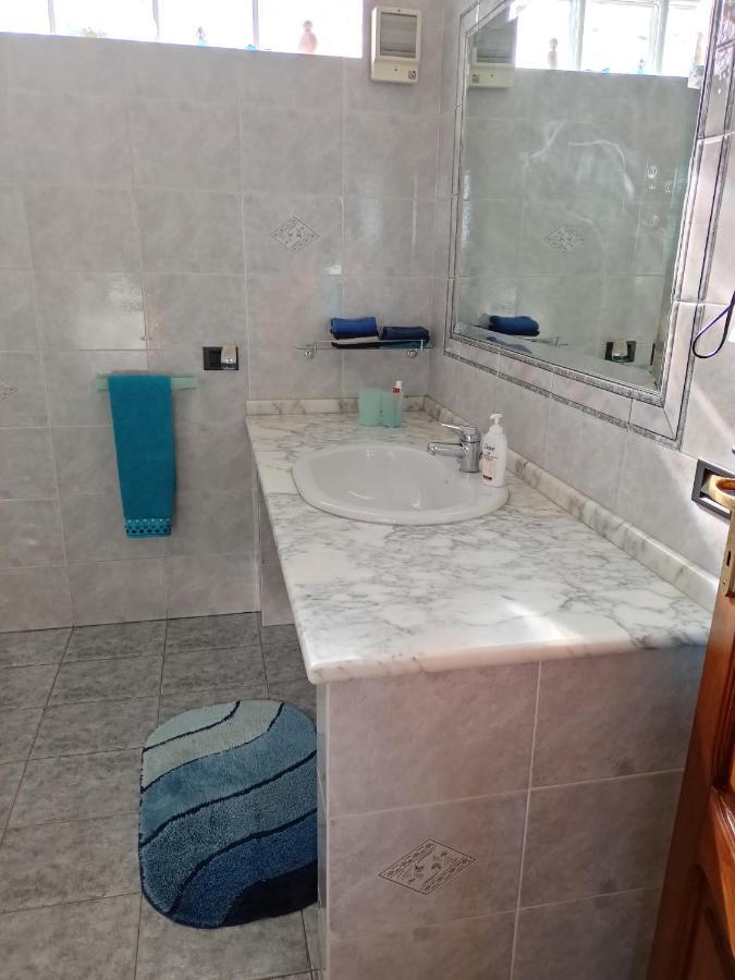 Casa Vacanza Le 2 Isole Suni ภายนอก รูปภาพ